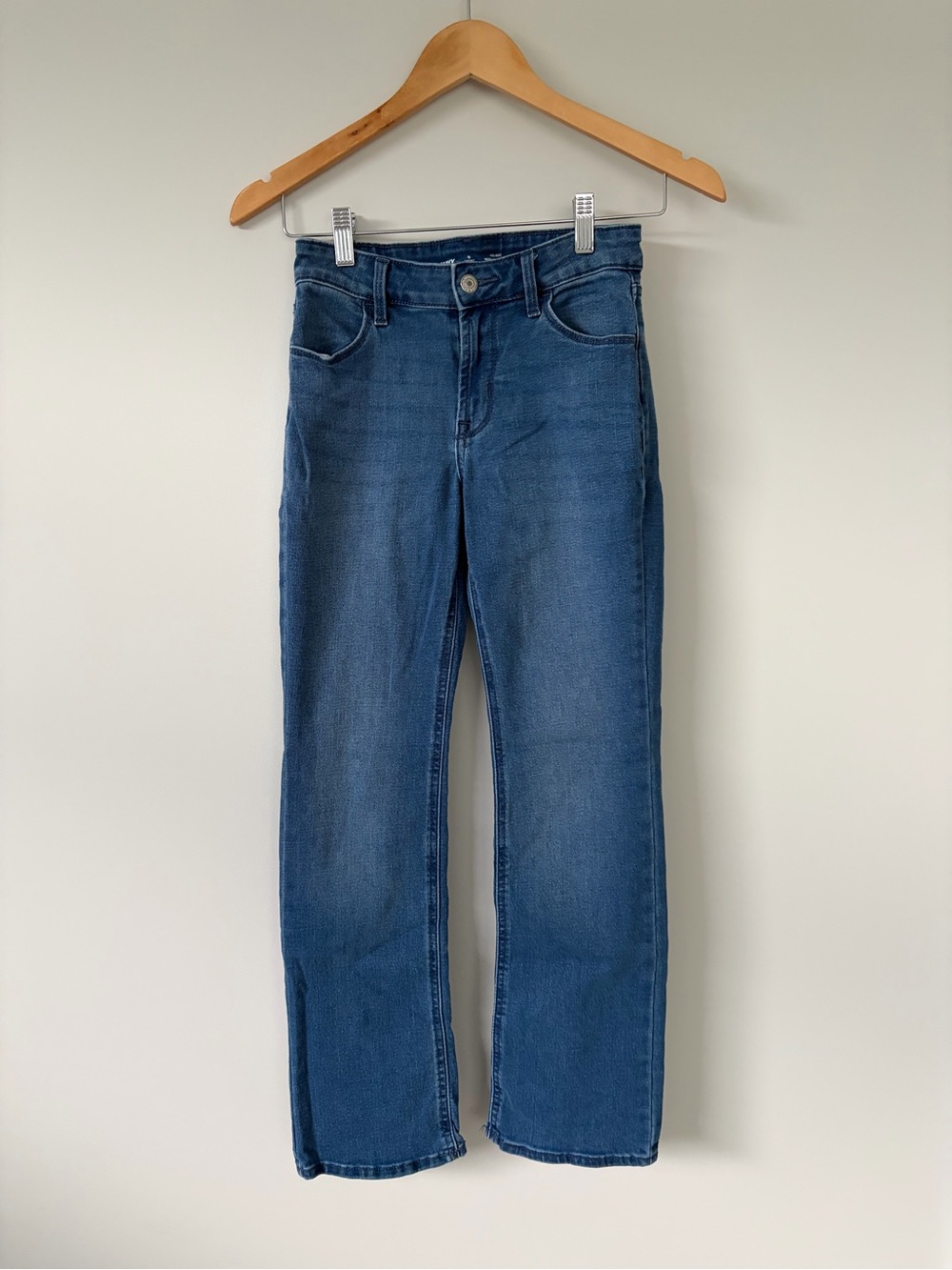 Old Navy Straight Leg Jeans in Medium Blue Wash